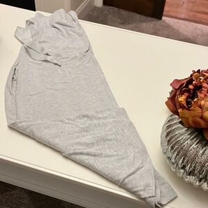 Lululemon Light Gray Jogger capris